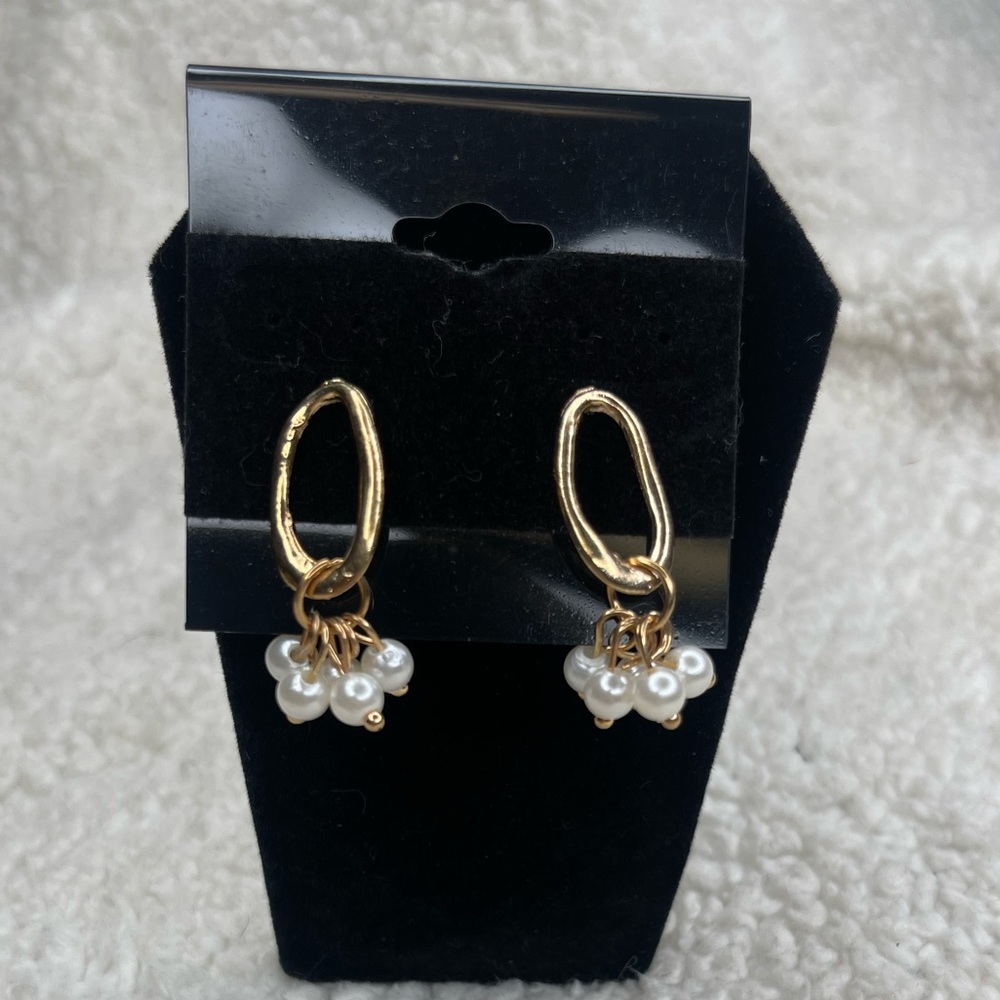 Oval hoops with pearl dangle